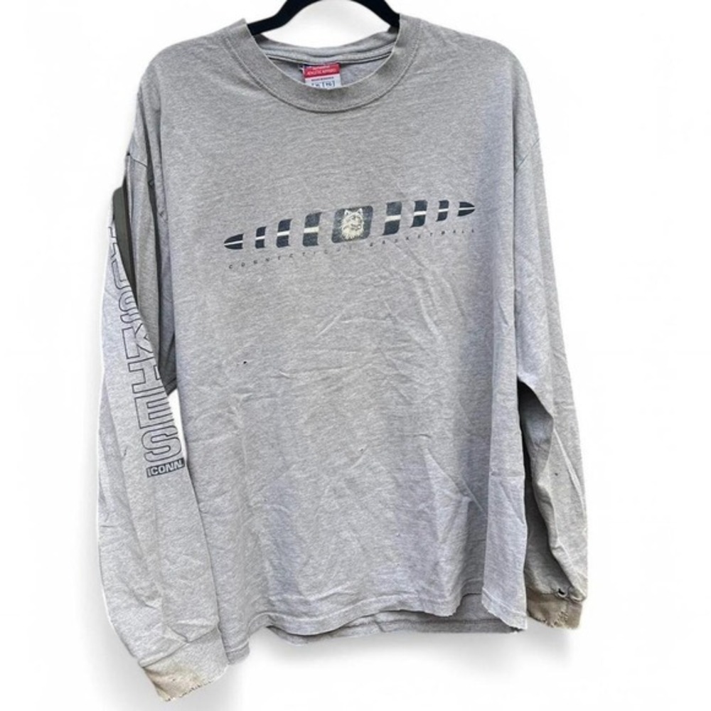 Uconn Longsleeve Distressed Vintage‎